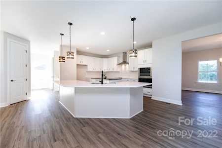 8824 New Town Rd Waxhaw, NC 28173