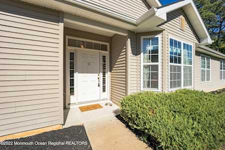 706 Hollybrook Ln Whiting, NJ 08759