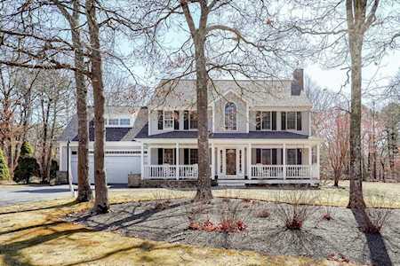 23 Jillianns Way Marstons Mills, MA 02648
