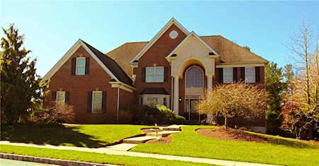 3420 South Bay Hill Dr Center Valley, PA 18034