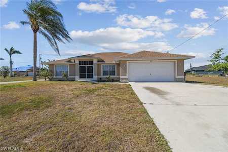823 Vogiantzis Parkway Cape Coral, FL 33909