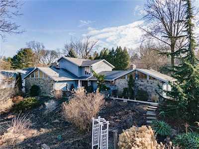 2210 Greenwood Rd Allentown, PA 18103