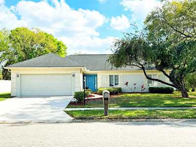 9207 Regents Park Dr Tampa, FL 33647