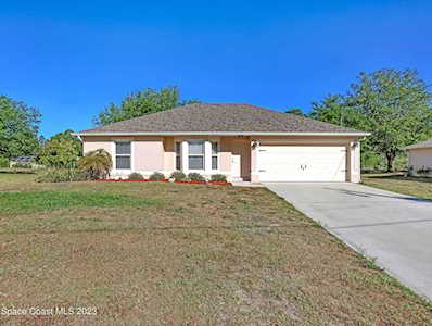 305 SE Paigo Street Palm Bay, FL 32909