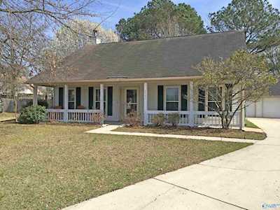 2501 Reabok Circle Huntsville, AL 35803