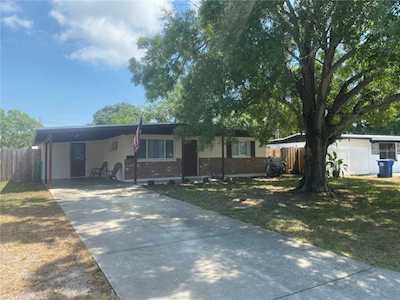 5530 Pine CIRCLE NE St. Petersburg, FL 33703