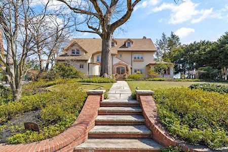 32 Everett Avenue Winchester, MA 01890