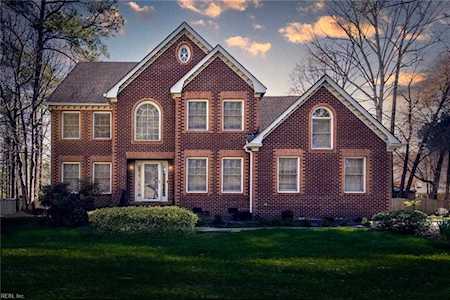 1016 Forest Lakes Dr Chesapeake, VA 23322