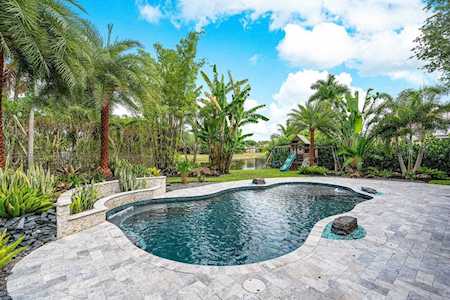 570 Cypress Crossing Wellington, FL 33414