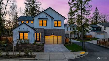 24832 SE 14th St Sammamish, WA 98075