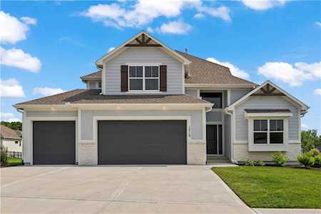 1713 SW 26th Terrace Lee's Summit, MO 64082