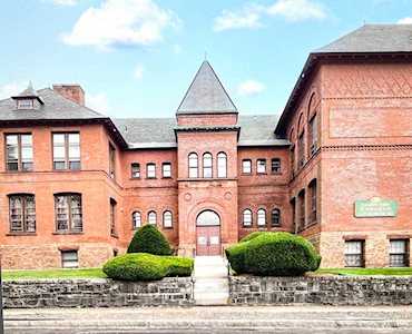 31 Elizabeth St. #202 Worcester, MA 01605