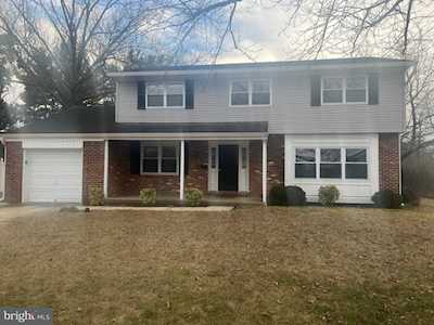 451 Windsor Dr Gibbstown, NJ 08027