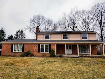 52269 Belle Arbor Shelby Twp, MI 48316