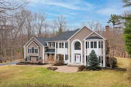 4 Walker Ln Boxford, MA 01921