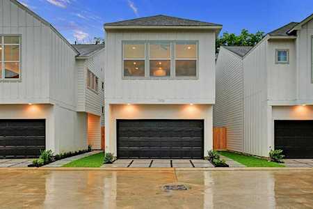 2315 Warhol Way Houston, TX 77091