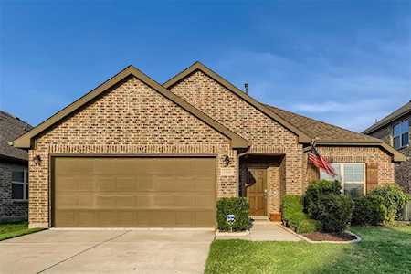 2504 Prairie Trail Avenue Aubrey, TX 76227