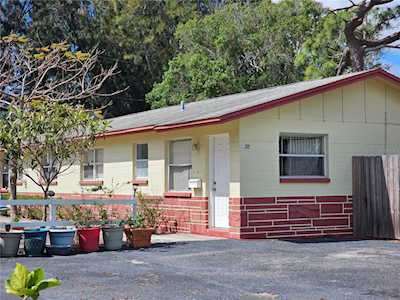137 NE Monroe CIRCLE N St. Petersburg, FL 33702