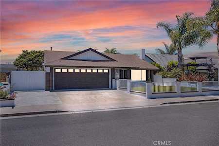 21671 Hilaria Circle Huntington Beach, CA 92646