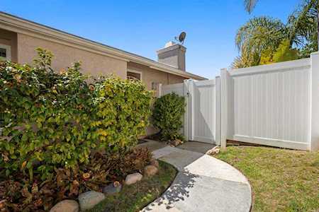 1122 Woodlake Cardiff By The Sea, CA 92007