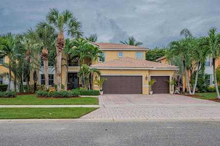 6821 Finamore Circle Lake Worth, FL 33467