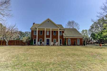 766 Rolling Oaks Ln Collierville, TN 38017