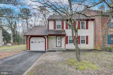 18 Oak Forest Dr Sicklerville, NJ 08081