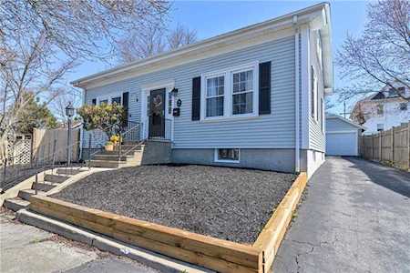 8 Cumberland Rd East Providence, RI 02915