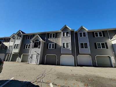 74 Tennis Plaza Rd #44 Dracut, MA 01826