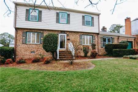 811 Lipton Dr Newport News, VA 23608