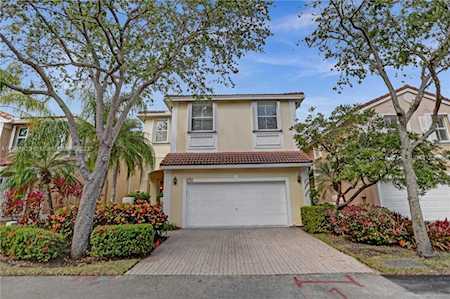1790 Sweetbay Way Hollywood, FL 33019