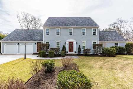 29 Aspen Ln Smithfield, RI 02828
