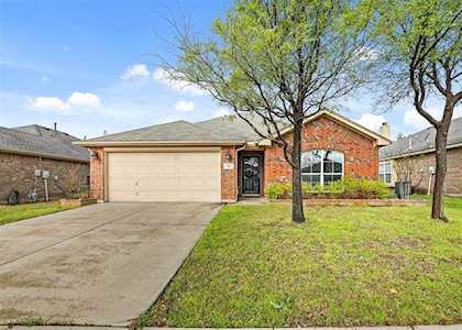 224 Spring Hollow Drive Saginaw, TX 76131