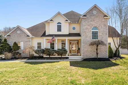 5 Rolling Meadow Dr Millis, MA 02054