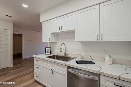 310 W Pontiac Drive #6 Phoenix, AZ 85027