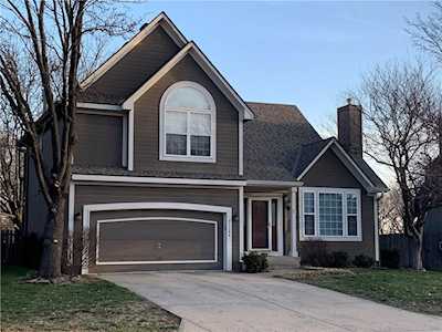 21308 W 48th St Shawnee, KS 66218