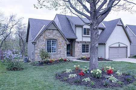 2541 NW Bent Tree Circle Lee's Summit, MO 64081