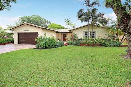 10385 NW 42nd Dr Coral Springs, FL 33065