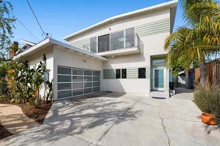 1007 N Dianthus St Manhattan Beach, CA 90266
