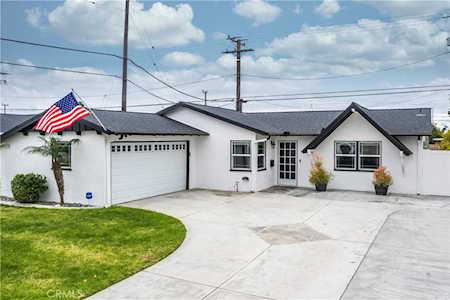 5232 Sisson Dr Huntington Beach, CA 92649