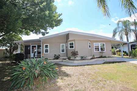 82412 New Circle Dr N #412 Pinellas Park, FL 33781