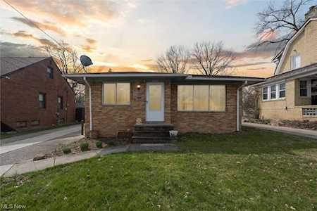 2123 Lorimer Rd Parma, OH 44134