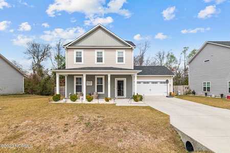 304 Holbrook Lane Hubert, NC 28539