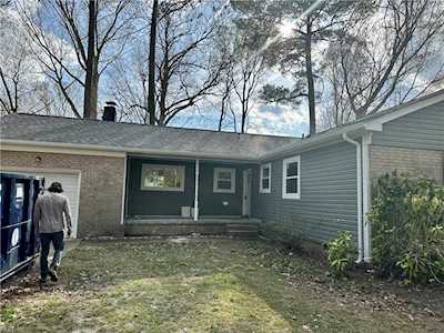 553 Royal Palm Dr Virginia Beach, VA 23452