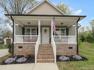 412 Dingler Ave Mooresville, NC 28115