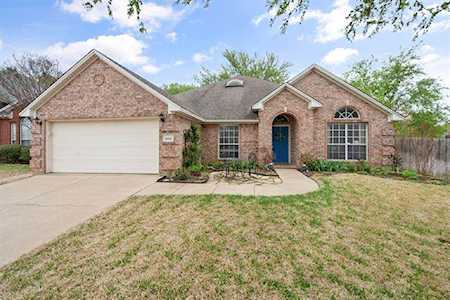 1902 Alpaca Court Arlington, TX 76001
