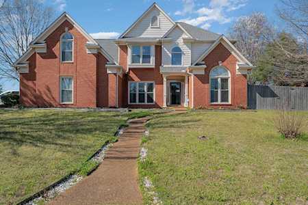 8924 Radnor Cv Memphis, TN 38016