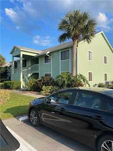 5725 Pelican Pointe Dr Sebastian, FL 32958