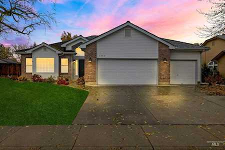1404 E Hogan St Eagle, ID 83616
