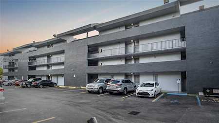 210 Fontainebleau Blvd #203 Miami, FL 33172